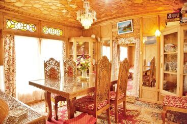 هتل New Bul Bul Group Of Houseboats