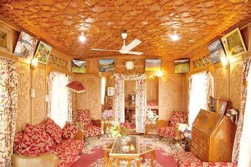 هتل New Bul Bul Group Of Houseboats