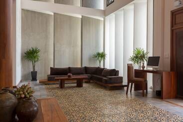 هتل Shintana Saya Residence