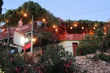هتل St. Nicholas Pension