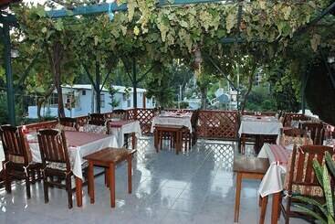 هتل St. Nicholas Pension