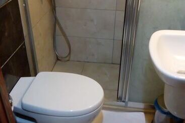 Lacin Apart Otel