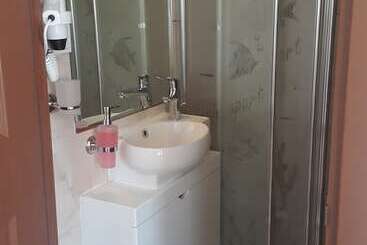 Lacin Apart Otel