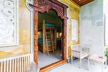 Lembongan Hostel