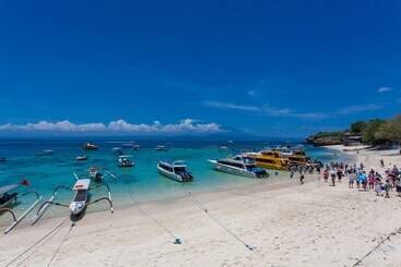 Lembongan Hostel