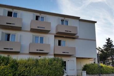 پانسیون Apartments Ana & Ita