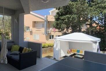 پانسیون Apartments Ana & Ita
