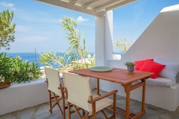 پانسیون Bellou Suites