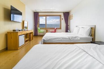 پانسیون Jeju Samda Hostel
