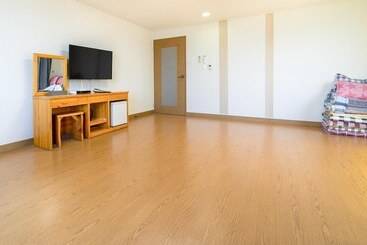 پانسیون Jeju Samda Hostel