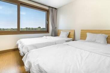 پانسیون Jeju Samda Hostel