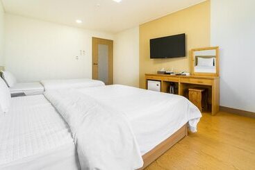 پانسیون Jeju Samda Hostel