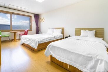 پانسیون Jeju Samda Hostel