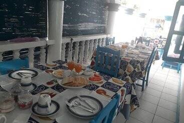 پانسیون Le Chateau Bleu