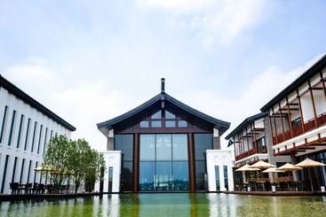 استراحتگاه Wei Retreat Tianmulake