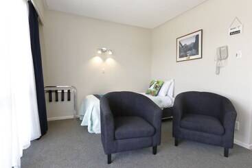 Aden Motel