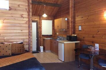 Alpine Lodge Motel
