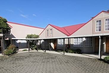 Balmoral Lodge Motel