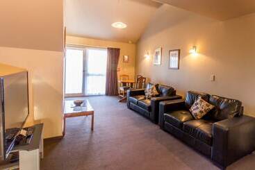 Balmoral Lodge Motel