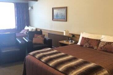 Balmoral Lodge Motel