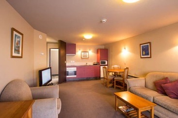 Balmoral Lodge Motel