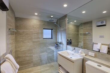Garden Court Suites & Apartments