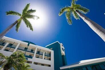 هتل Royal Palm Beach Resort