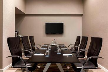 Sheraton Amsterdam Airport Hotel And Conference Center