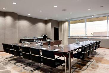 Sheraton Amsterdam Airport Hotel And Conference Center