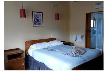 Larchwood Motel