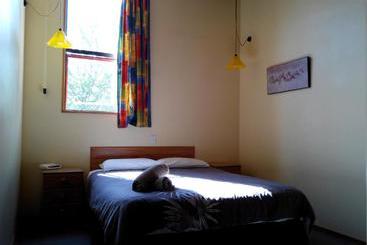 Larchwood Motel