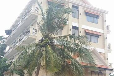 Blue Diamond Guest House   Hostel
