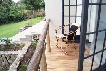 هتل Arusha Villa