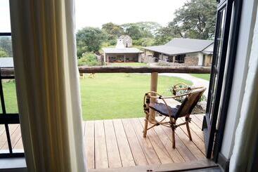 هتل Arusha Villa