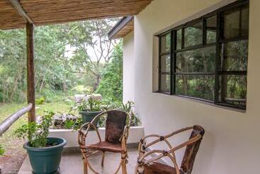 هتل Arusha Villa