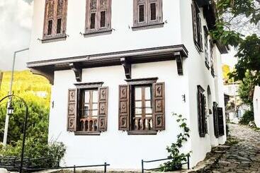 هتل Doktor Un Evi Deluxe Boutique