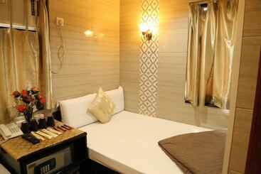 هتل European Hostel
