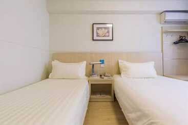 هتل Jinjiang Inn Tongliao Jianguo Road