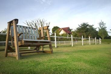 هتل Petch Rim Tan Resort