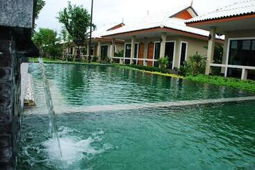 هتل Tontan Resort Chaam