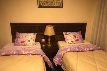 پانسیون 3 Pyramids View Inn
