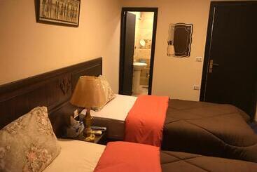 پانسیون 3 Pyramids View Inn