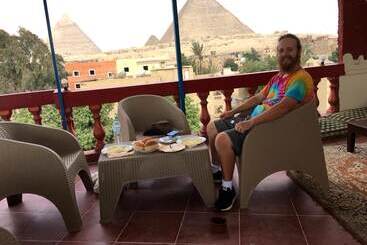 پانسیون 3 Pyramids View Inn