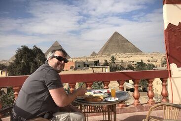 پانسیون 3 Pyramids View Inn