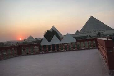 پانسیون 3 Pyramids View Inn