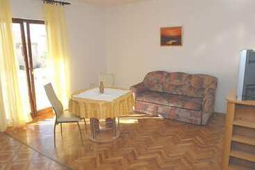 پانسیون Apartments Cola