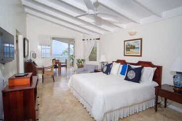 Scotch On The Rocks Ocho Rios 5br