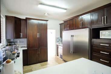 Scotch On The Rocks Ocho Rios 5br