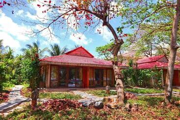 Tan Son Nhat Con Dao Resort