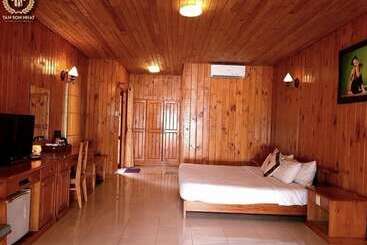 Tan Son Nhat Con Dao Resort